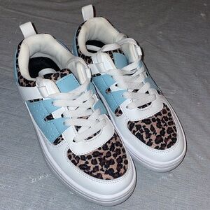 bought these off tiktok shop! only worn once! super cute!